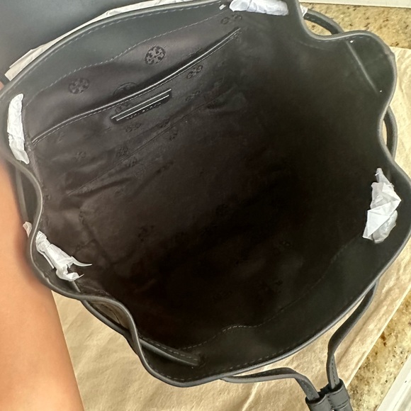 NWT Tory Burch Willa Backpack in Matte Black - Picture 3 of 8